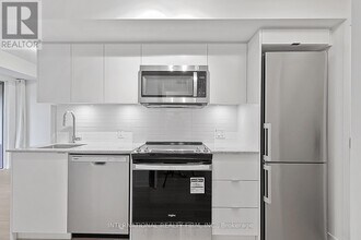 500 Wilson Ave in Toronto, ON - Building Photo - Building Photo