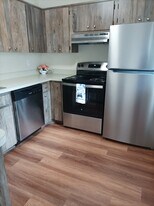 7756 62nd Way N in Pinellas Park, FL - Building Photo