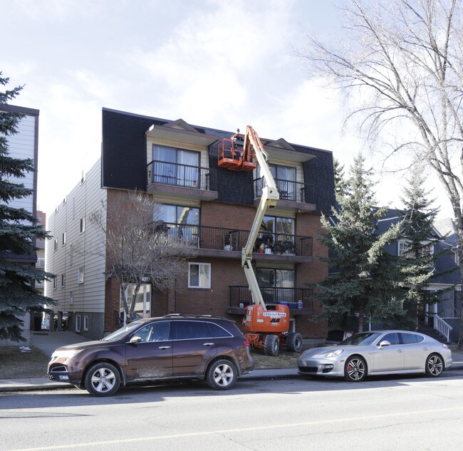 309 23rd Ave SW in Calgary, AB - Building Photo - Building Photo