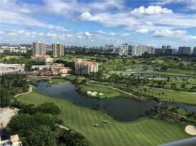 19501 W Country Club Dr in Aventura, FL - Building Photo