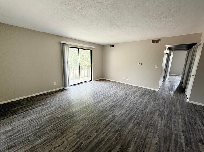 Forrest Edge Apartments in Peoria, IL - Foto de edificio - Building Photo