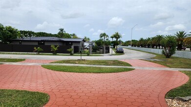 5460 SW 133rd Ct in Miami, FL - Building Photo - Building Photo