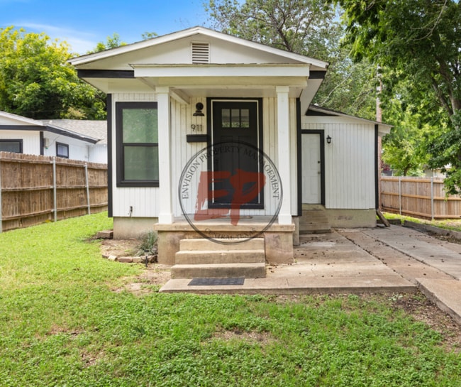 property at 911 N 19th St