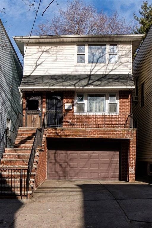 property at 220 Grant Ave