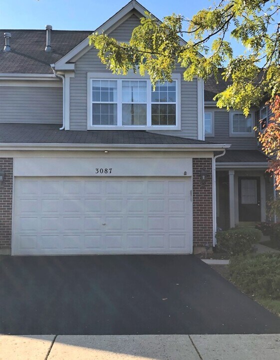 3087 Serenity Ln in Naperville, IL - Building Photo