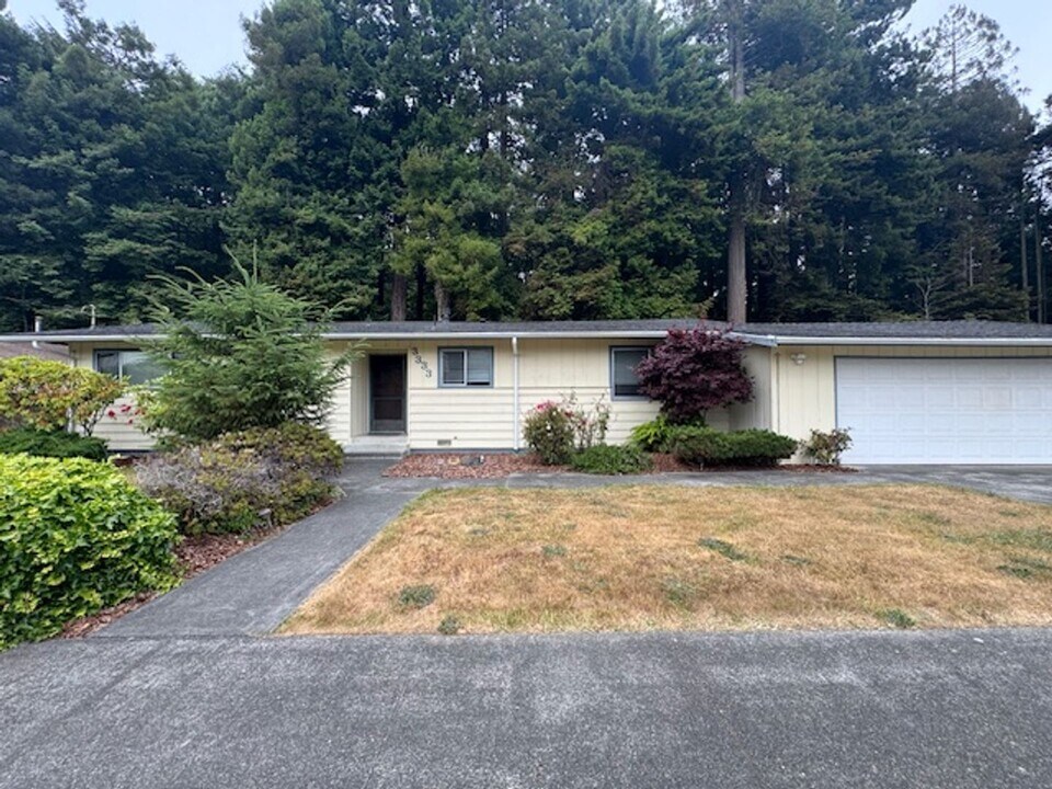 3333 Lucia Ave in Eureka, CA - Building Photo