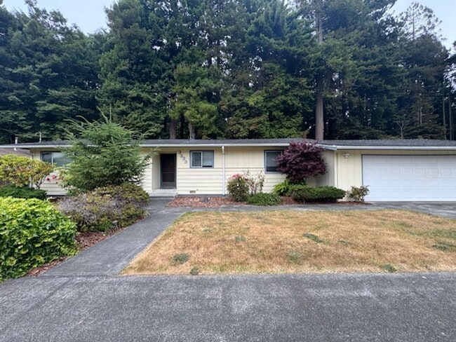 property at 3333 Lucia Ave