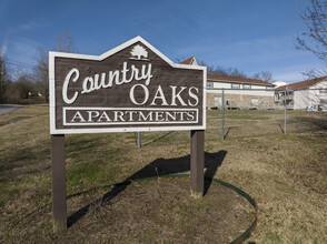 Country Oaks Apartments in Hixson, TN - Building Photo - Building Photo