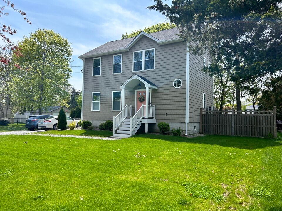 3 Vincent Ave in Old Saybrook, CT - Building Photo