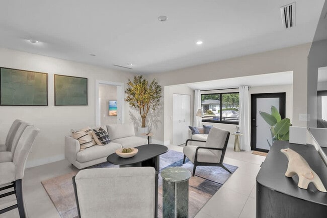 400 NW 45th St in Miami, FL - Building Photo - Building Photo