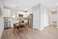 1620 Oak Tree Dr photo'