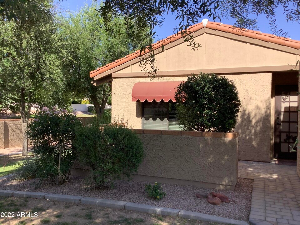 6465 N 77th Pl in Scottsdale, AZ - Foto de edificio