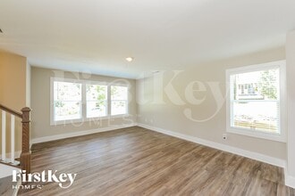 3725 Corvette St in Cumming, GA - Foto de edificio - Building Photo