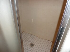 926 S Lake St - Room for Rent w/ Private Bath in Los Angeles, CA - Building Photo - Building Photo