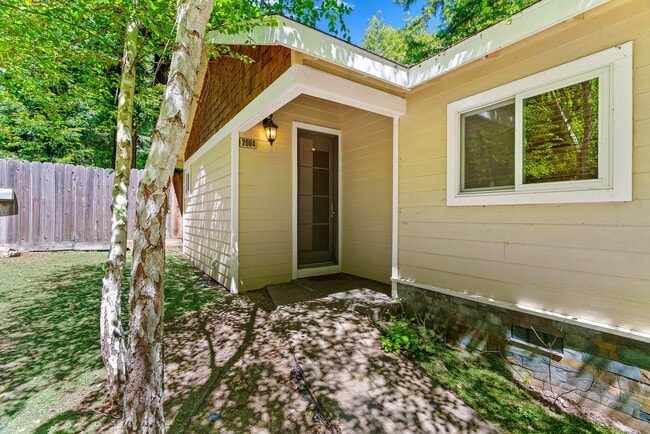 property at 2004 Lockhart Gulch Rd