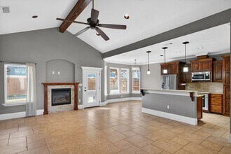 1122 Porterfield Rd in Midland, TX - Foto de edificio - Building Photo