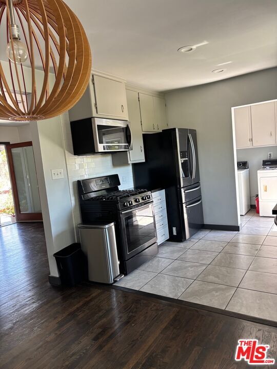 688 Mildred Ave in Los Angeles, CA - Building Photo - Building Photo