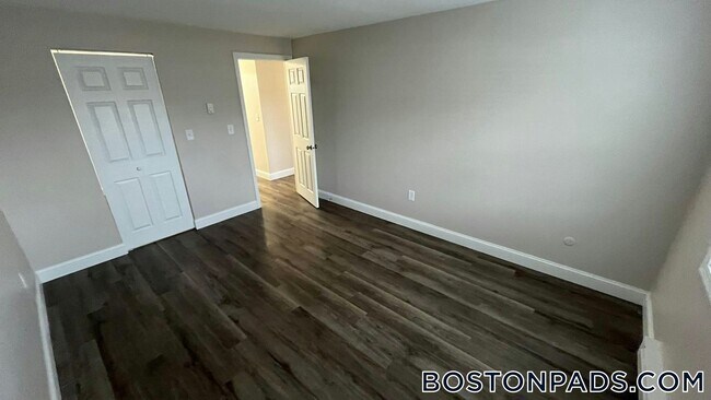 799 Farm Rd in Marlborough, MA - Building Photo - Building Photo