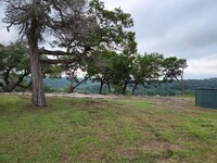 190 Rocky Hill Dr in Kerrville, TX - Foto de edificio - Building Photo