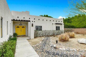 2005 E Racquet Club Rd in Palm Springs, CA - Building Photo - Building Photo