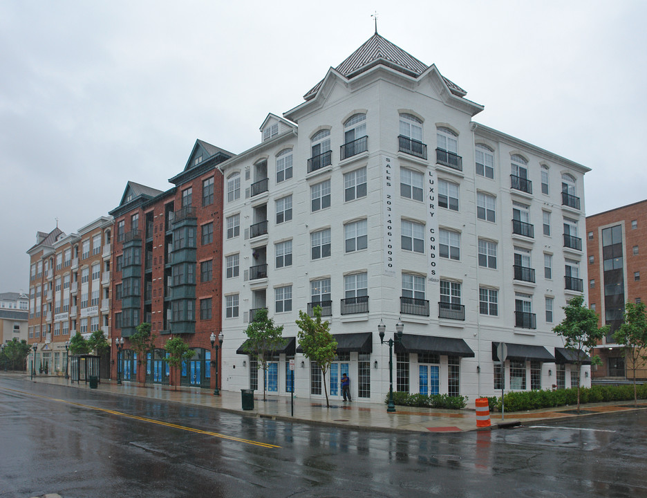 Eastside Commons Condominiums in Stamford, CT - Foto de edificio