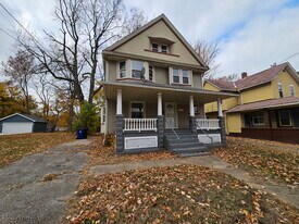 876 E 149th St in Cleveland, OH - Building Photo