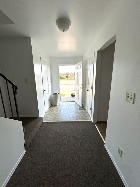 950 Edgar Dr in Charleston, IL - Building Photo