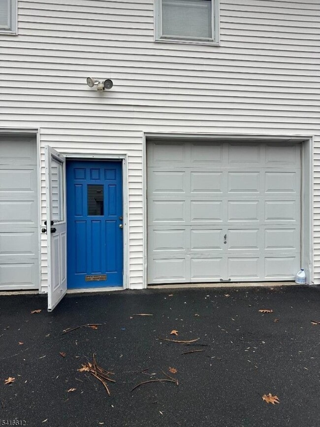 18 Montrose Ave in Verona, NJ - Building Photo - Building Photo