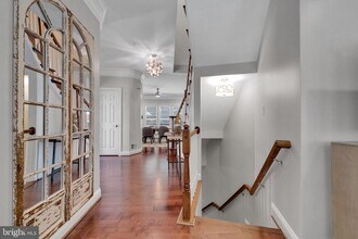 1023 Grand Oak Way in Rockville, MD - Building Photo - Building Photo