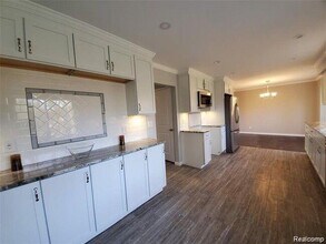 15596 Nola Cir in Livonia, MI - Building Photo - Building Photo