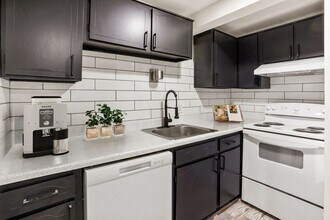 The Iris in Arvada, CO - Foto de edificio - Building Photo