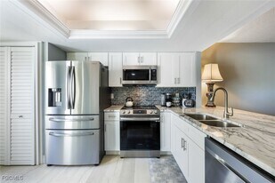 15177 Parkside Dr in Ft. Myers, FL - Building Photo