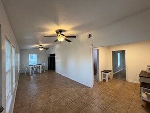 2725 Deer St in Corpus Christi, TX - Building Photo - Building Photo