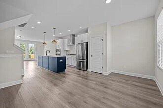 1975 Fahey Dr in Apex, NC - Building Photo - Building Photo