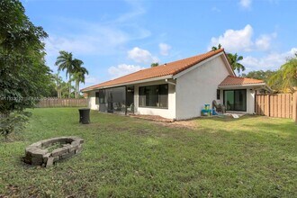 1583 Eastlake Way in Weston, FL - Building Photo - Building Photo