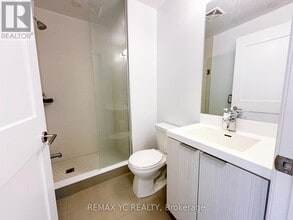 25 Holly St in Toronto, ON - Building Photo - Building Photo