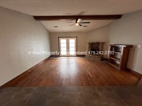 310 Sugarberry Dr in Greenwood, AR - Building Photo - Building Photo