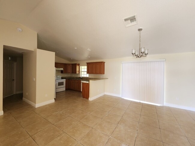 3702 5th St SW in Lehigh Acres, FL - Building Photo - Building Photo