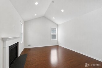 133 Savoth Ln in Woodbridge Township, NJ - Building Photo - Building Photo