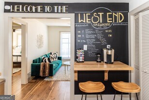 907 White St SW in Atlanta, GA - Building Photo