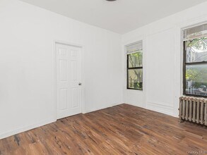 30 Macombs Pl in New York, NY - Building Photo - Building Photo