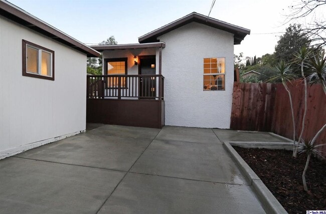 property at 987 El Paso Dr