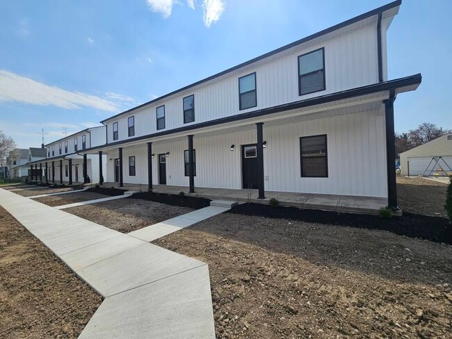 107-109 W South St