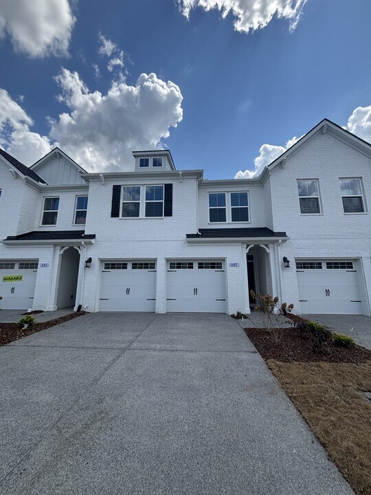 607 Club View Way in Mount Juliet, TN - Foto de edificio