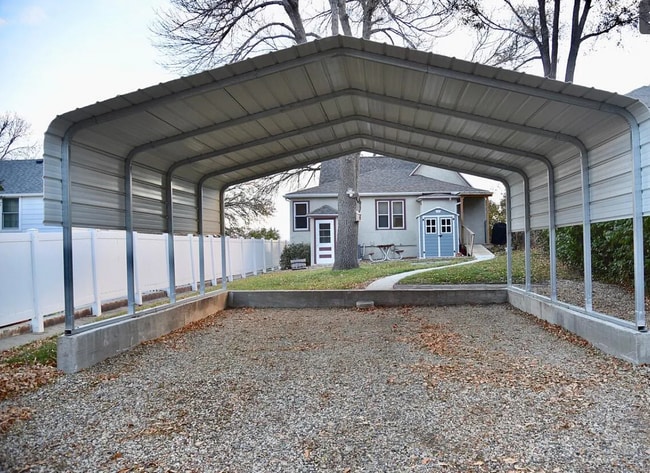 property at 210 E Wynoka St