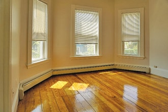 339 Beacon St, Unit 1 in Somerville, MA - Building Photo - Building Photo