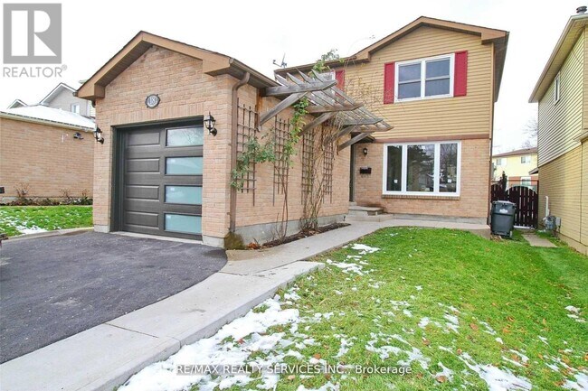 property at 18 Festoon Pl