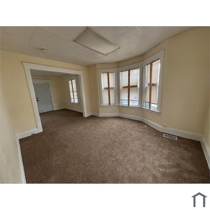 1318 E 188th St in Cleveland, OH - Building Photo