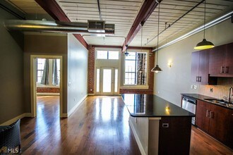 1261 Caroline St NE-Unit -102 in Atlanta, GA - Foto de edificio - Building Photo