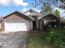 724 Hanley Downs Dr in Cantonment, FL - Building Photo